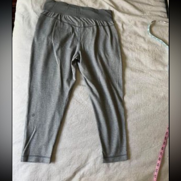 Lululemon joggers, harem pants, size 8 Lulu lemon grey gray - Picture 6 of 6